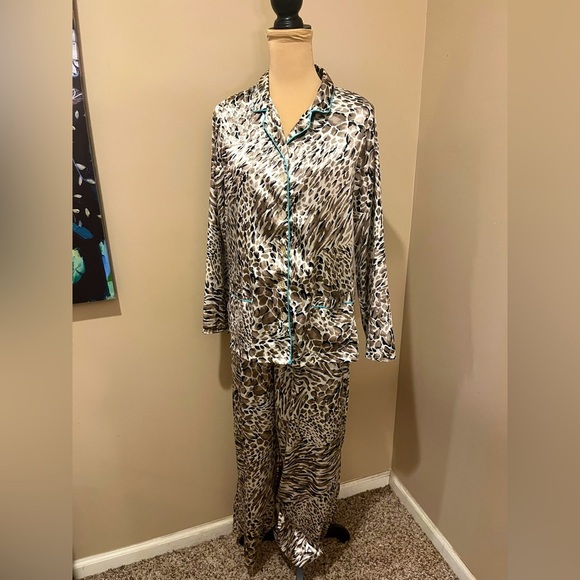 PINK K Animal Print  with light blue piping Satin PJ. Set, size M - Picture 1 of 10